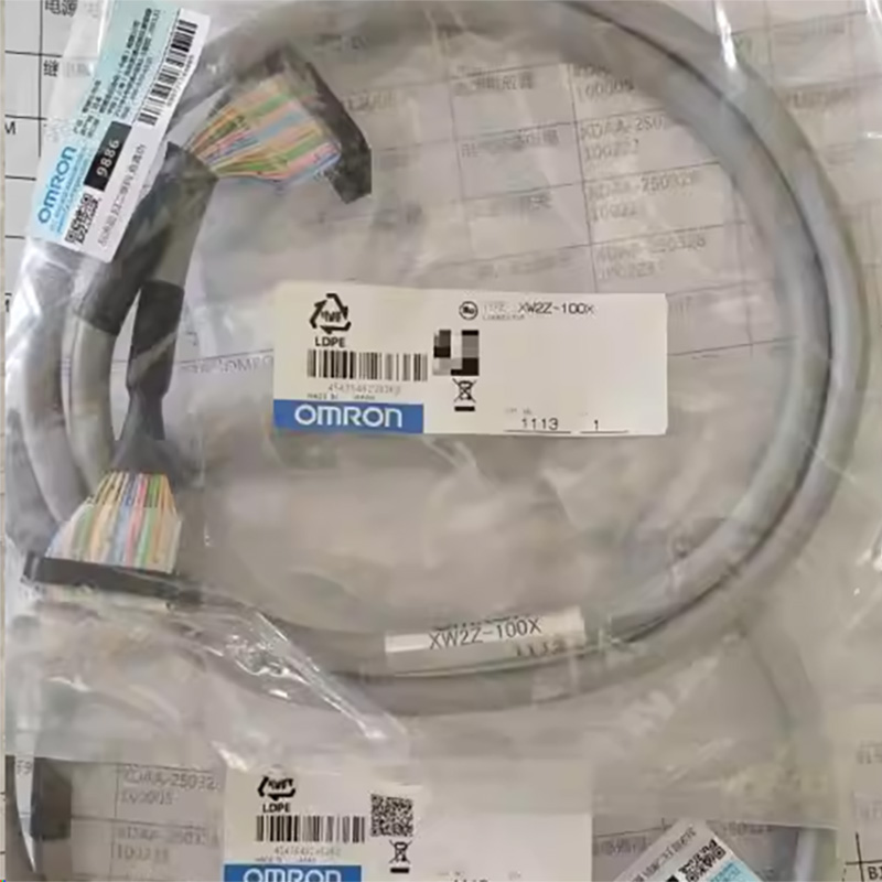 XW2Z-100X Omron 连接器端子台转换单元专用连接电缆